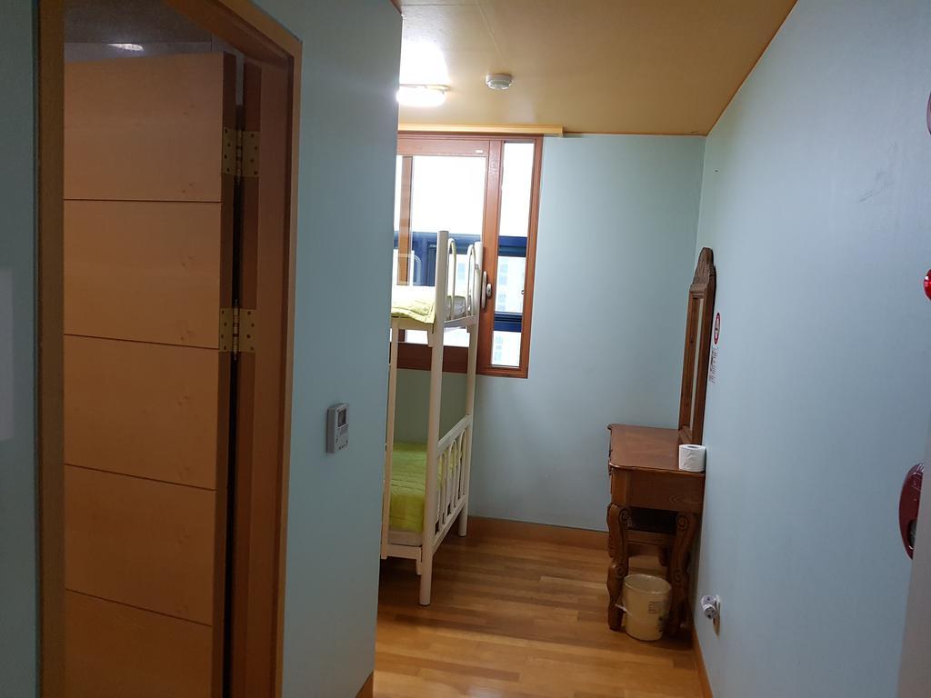 Hostel Lyndon Jeju Habitación foto