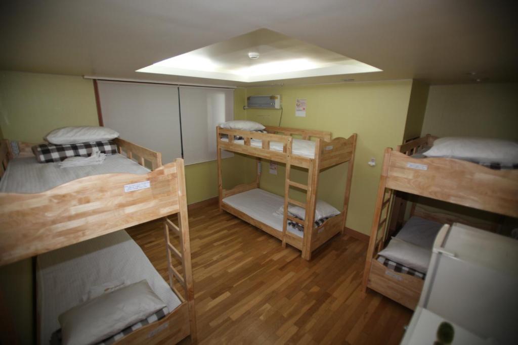 Hostel Lyndon Jeju Habitación foto